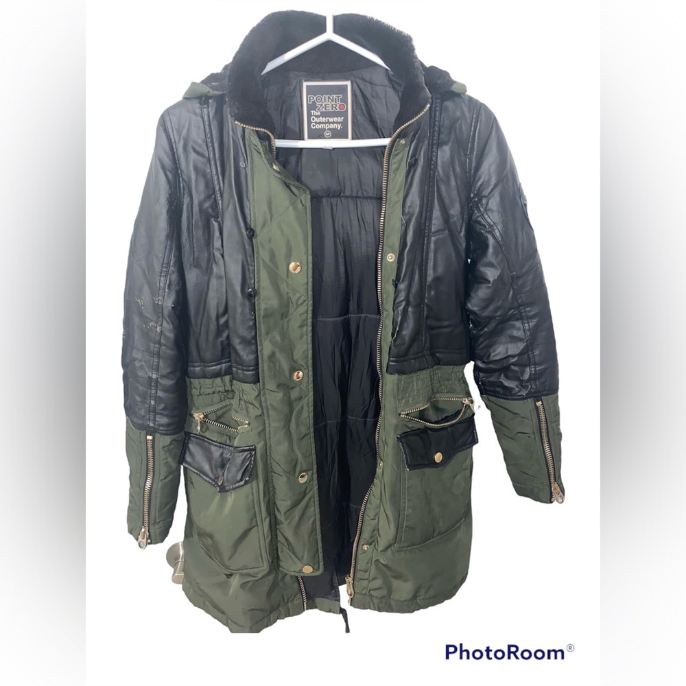POINT ZERO Black & Green Coat